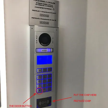 Superior Komputerowa, 4 Rooms, 3 Bedrooms, Airport-city Train, Metro! 24h Reception! Varsovia