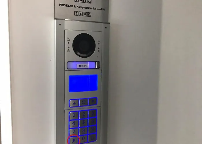 Superior Komputerowa, 4 Rooms, 3 Bedrooms, Airport-city Train, Metro! 24h Reception! Warszawa