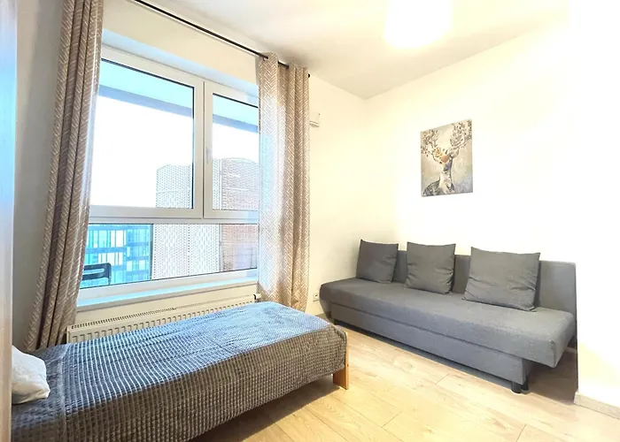 Lejlighed Superior Komputerowa, 4 Rooms, 3 Bedrooms, Airport-city Train, Metro! 24h Reception! *