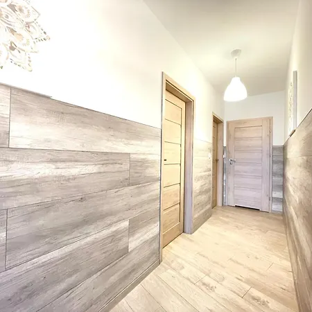 Superior Komputerowa, 4 Rooms, 3 Bedrooms, Airport-city Train, Metro! 24h Reception! Варшава