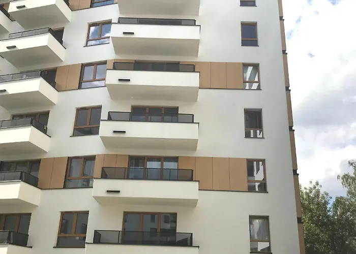 Superior Komputerowa, 4 Rooms, 3 Bedrooms, Airport-city Train, Metro! 24h Reception! Apartment