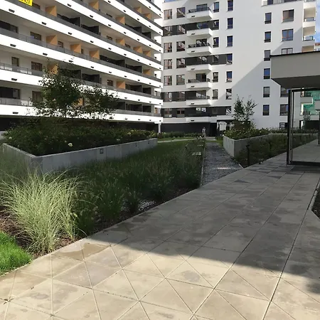 Superior Komputerowa, 4 Rooms, 3 Bedrooms, Airport-city Train, Metro! 24h Reception!