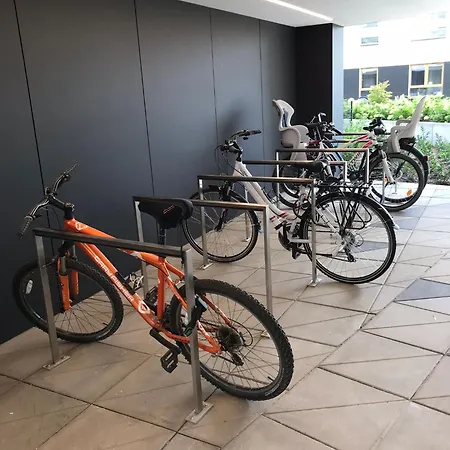 Superior Komputerowa, 4 Rooms, 3 Bedrooms, Airport-city Train, Metro! 24h Reception!