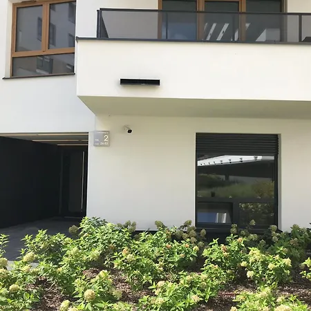 Superior Komputerowa, 4 Rooms, 3 Bedrooms, Airport-city Train, Metro! 24h Reception! Apartman *