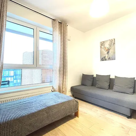 Apartment Superior Komputerowa, 4 Rooms, 3 Bedrooms, Airport-city Train, Metro! 24h Reception! *
