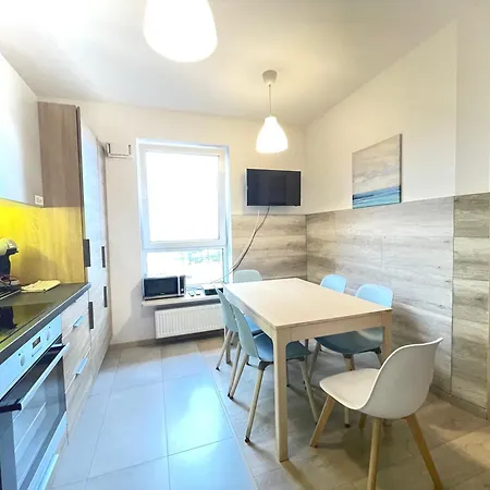 Superior Komputerowa, 4 Rooms, 3 Bedrooms, Airport-city Train, Metro! 24h Reception! Apartment Warsaw