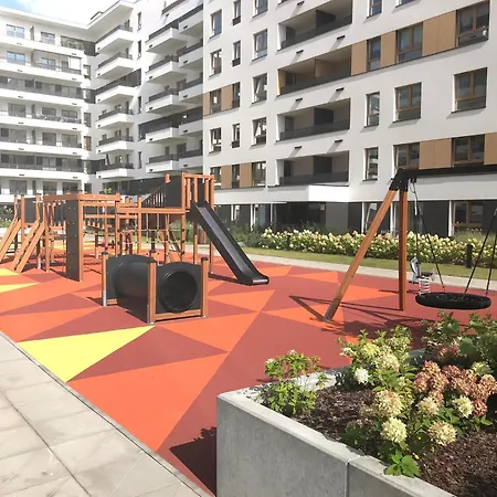 Superior Komputerowa, 4 Rooms, 3 Bedrooms, Airport-city Train, Metro! 24h Reception! * Warsaw